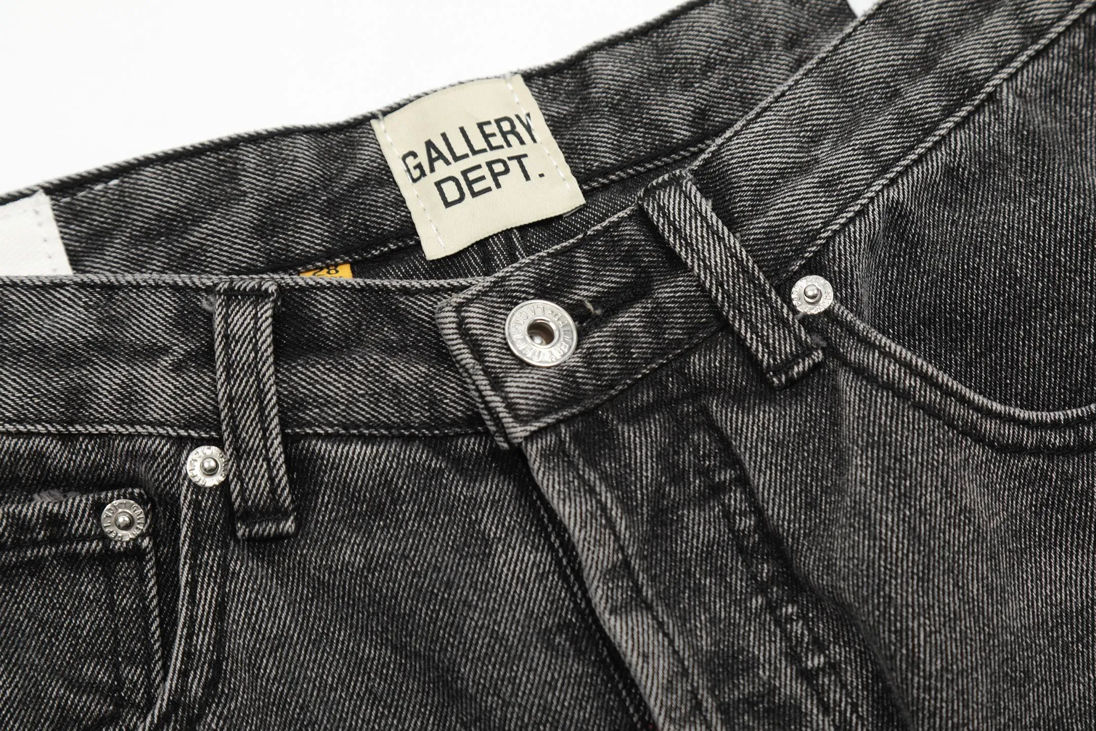 #8160 P260💰 Independent GALLERY DEPT. Vintage spliced black and gray snowflake pattern cross loose washed flared jeans - truly restore the ultimate texture of Vintage - original hardware accessories washed and other elevators, QR code analysis are all purchased from the original factory, high degree of restoration, you are welcome to compare with a certain product ~ - three-dimensional version Loose and comfortable, not picky about the figure, taller and slimmer, factory Seiko, original factory quality control, same style for men and women, can be matched with couples, versatile recommendation Essential jeans for all seasons - sizes: 28 30 32 34 36